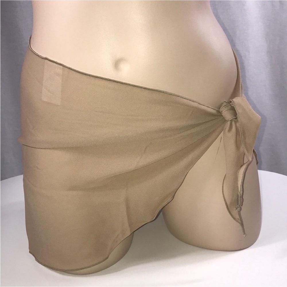 Zuliana short sarong with lettuce trim. Made in USA. New With Tags